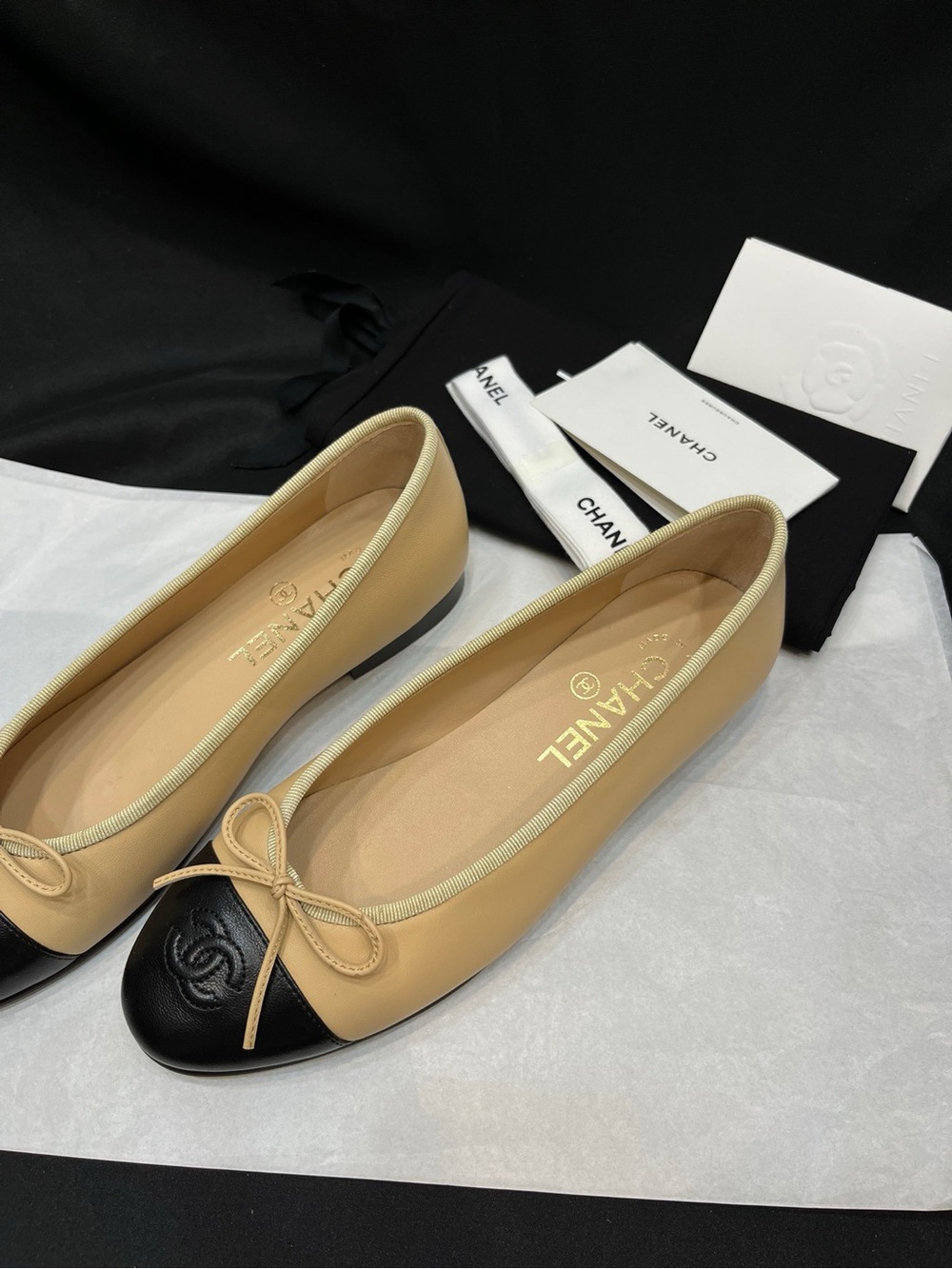 CHANEL 💗Beige and Black Cap Toe Ballet Flats with Bow - Picture 2 of 8